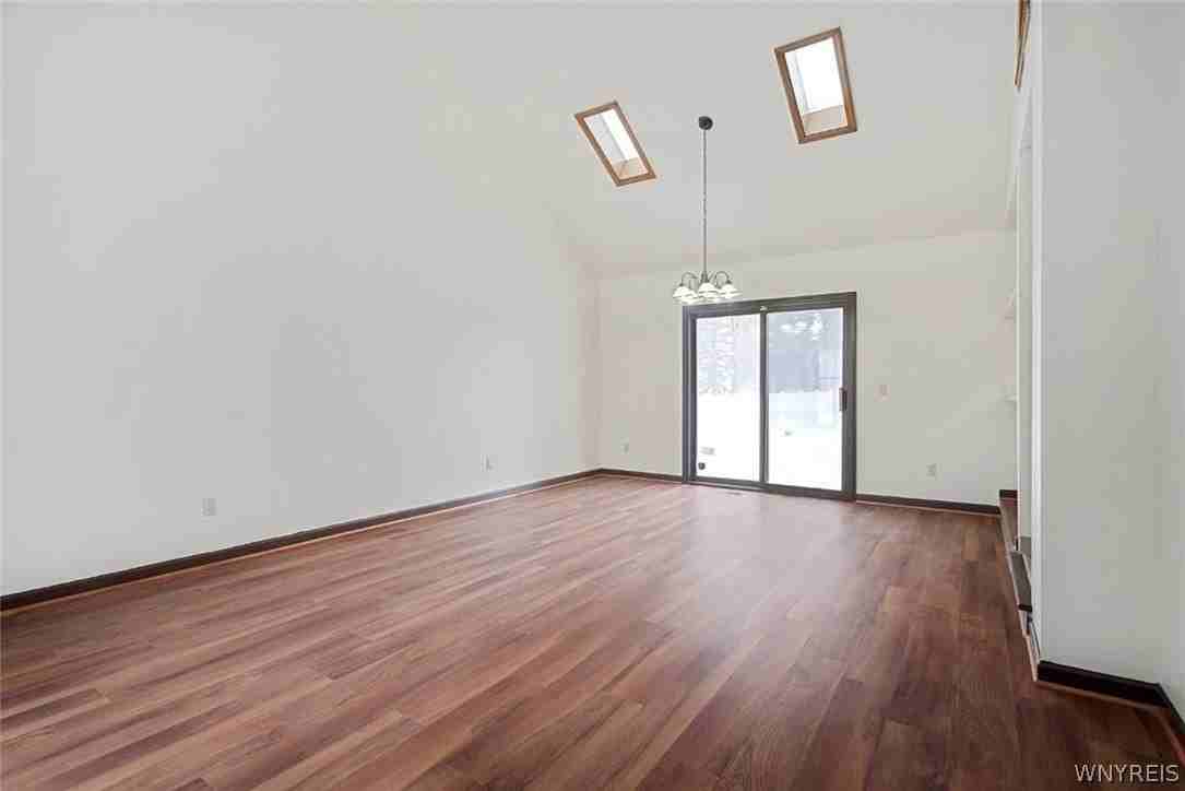 383 S Ellicott Creek Rd - Photo 5 of 14