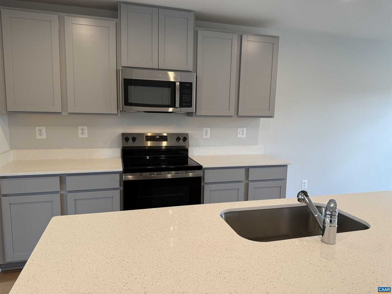 99 Oldfield Dr - Photo 4 of 23