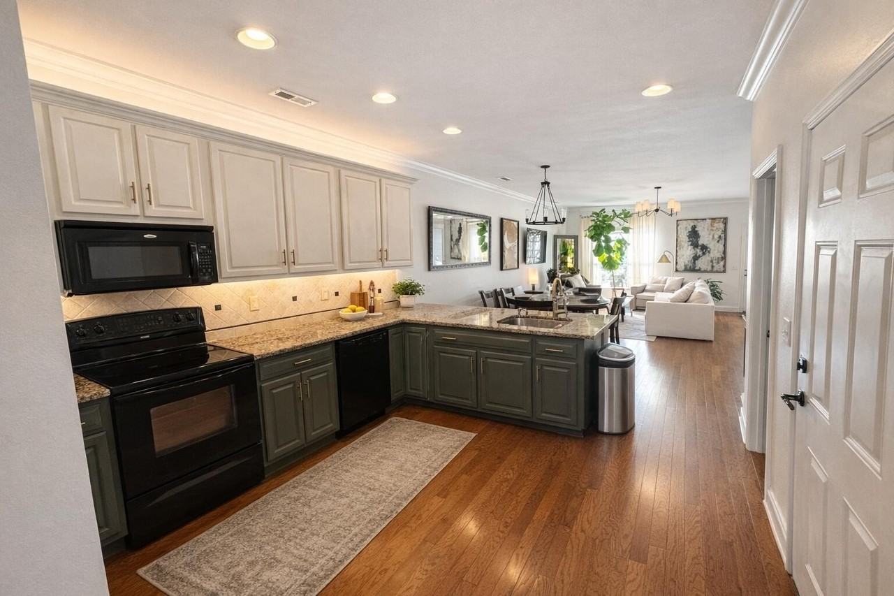 6843 Village Lake Cir - Photo 4 of 22