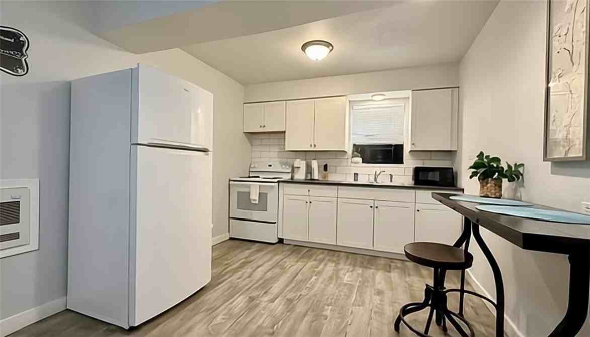 10654 Heizer Dr Apt 6 - Photo 6 of 11