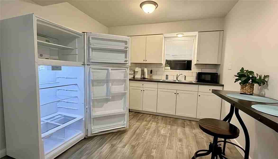 10654 Heizer Dr Apt 6 - Photo 7 of 11