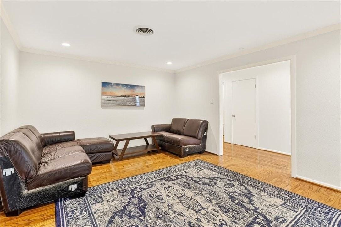 722 Brock Dr - Photo 5 of 40