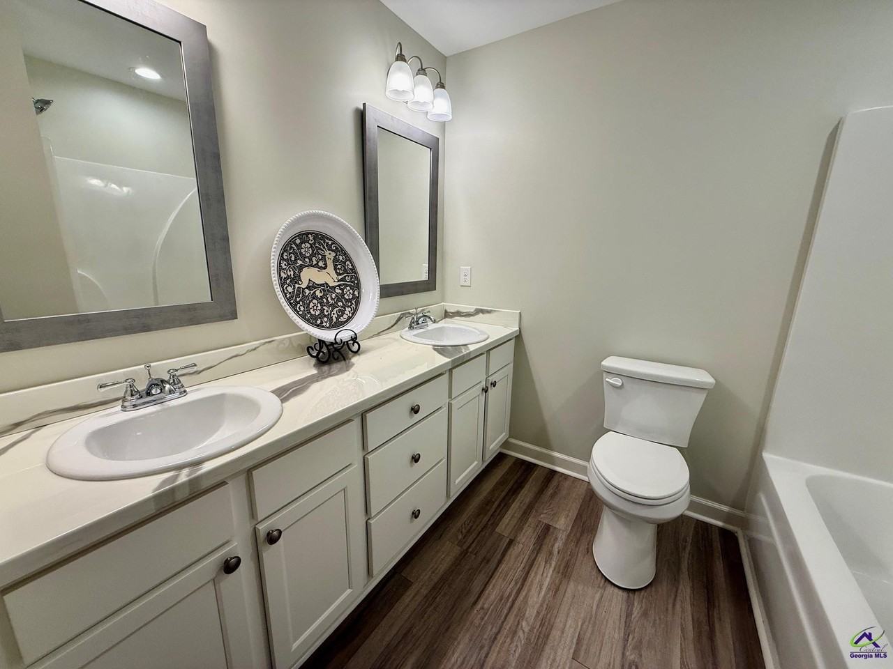 100 Webster Way - Photo 5 of 20