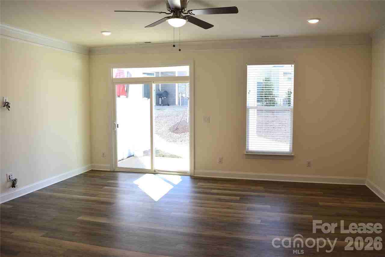 4011 Rothwood Ln - Photo 7 of 21