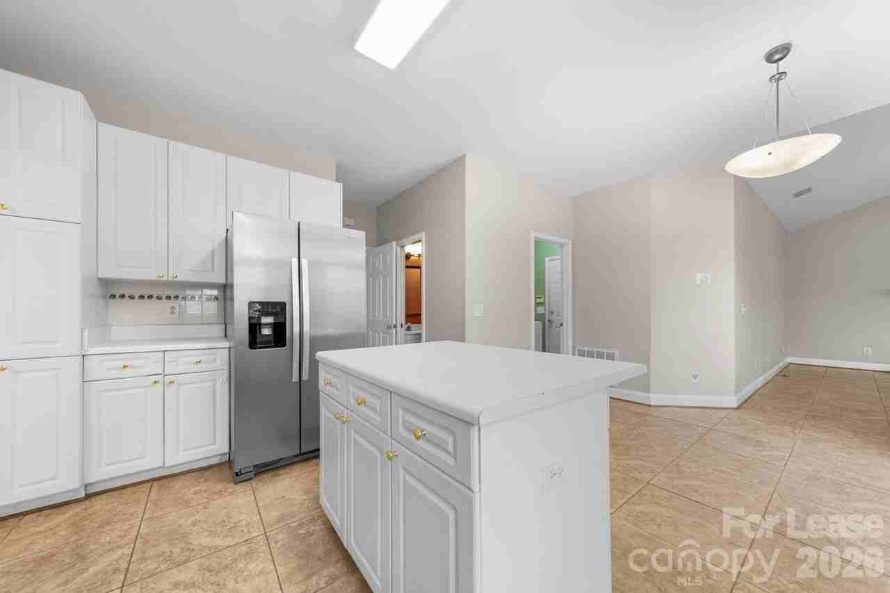 214 Southern Cross Ln - Photo 6 of 43