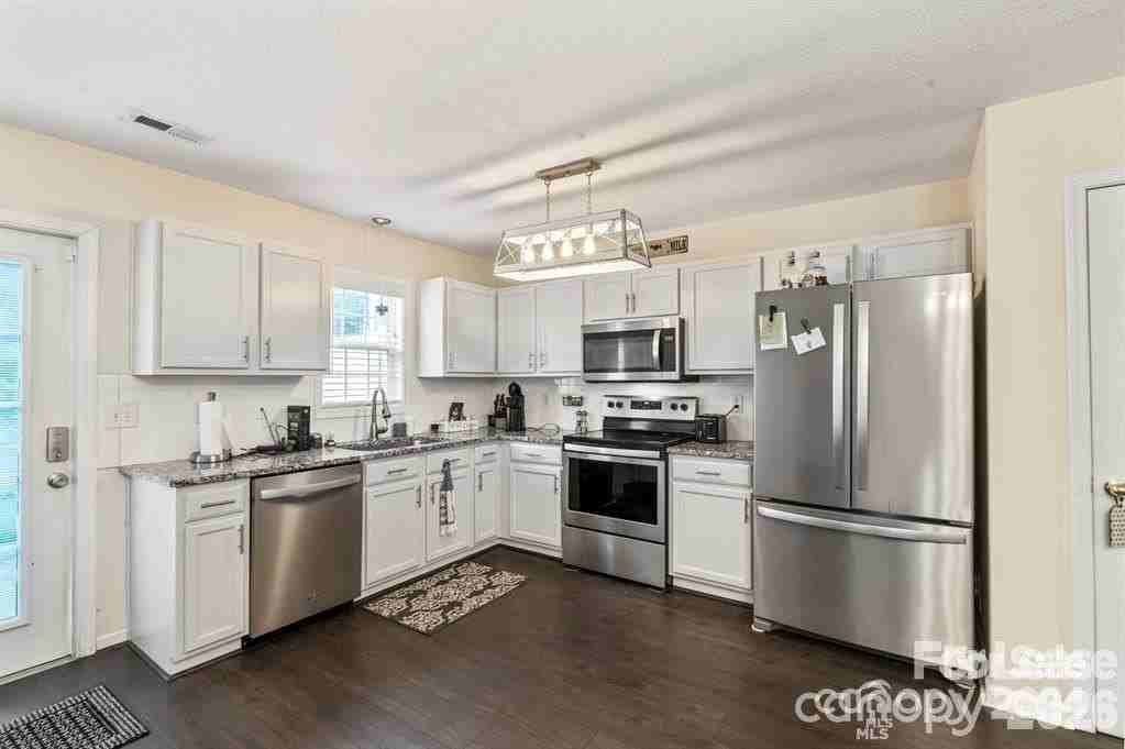 128 Locomotive Ln - Photo 6 of 7