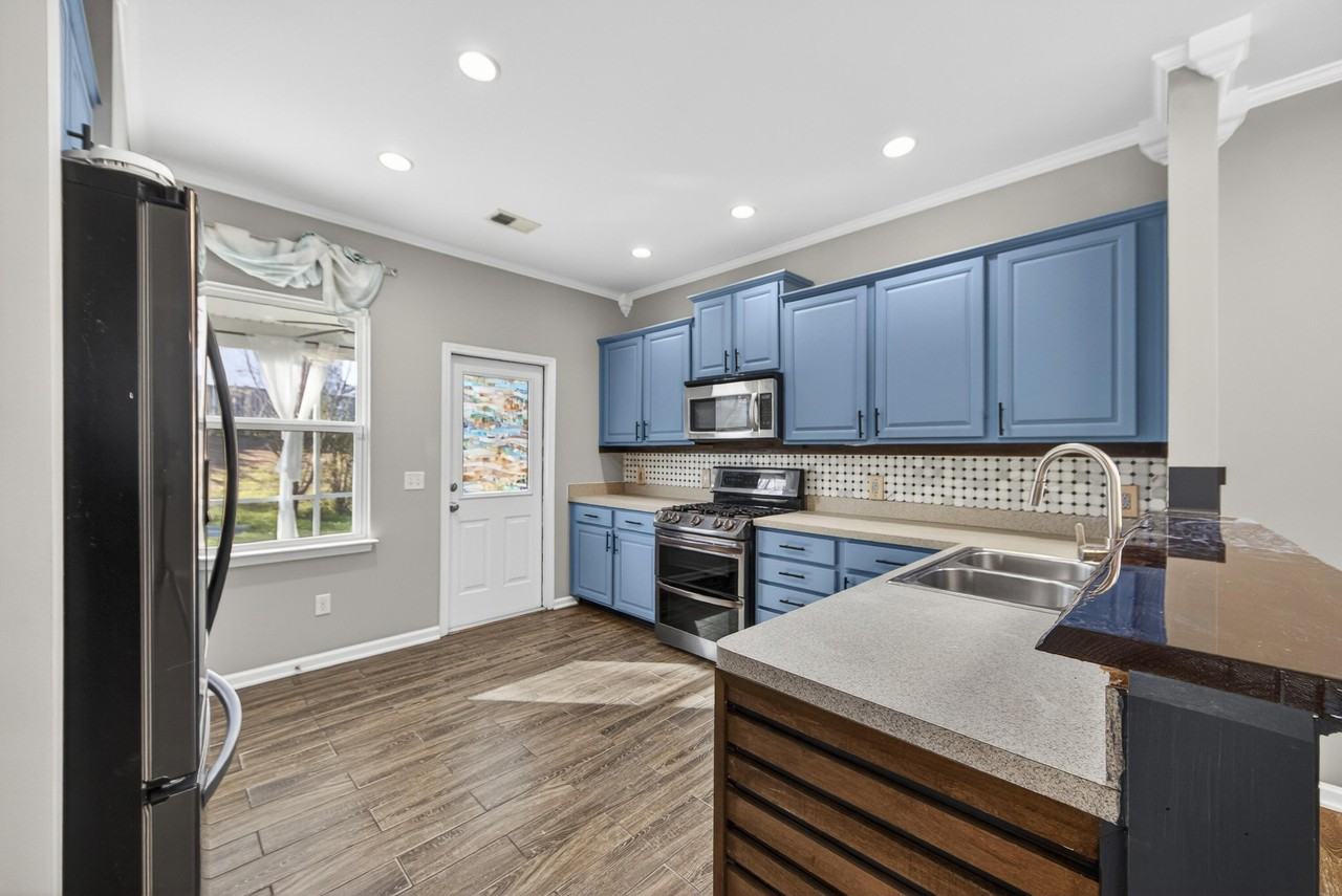 4829 Hawkins Dr - Photo 5 of 27