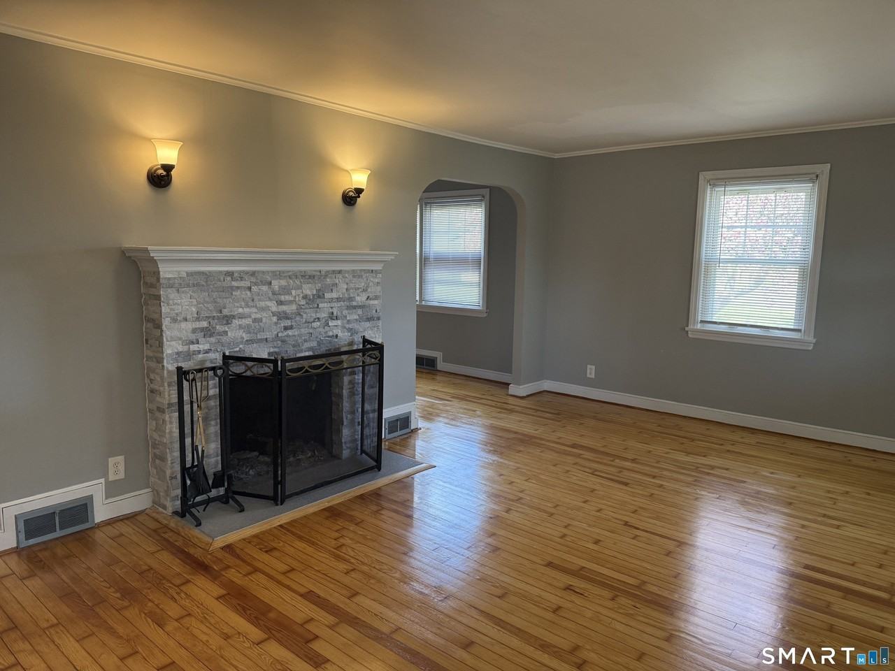 31 Waterbury Rd - Photo 3 of 14