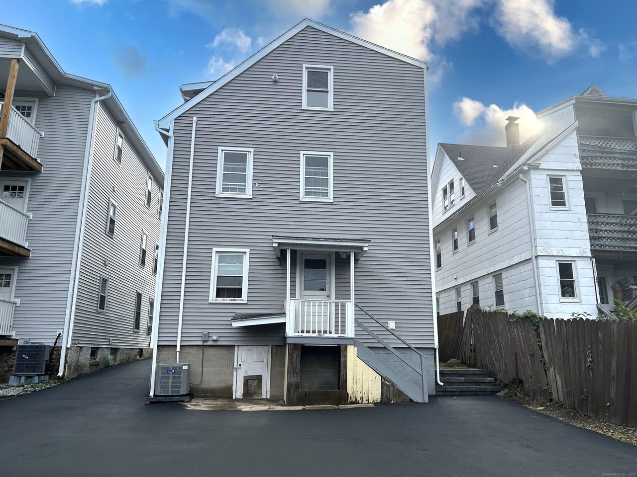 109 Churchill St 3rd Fl - Photo 2 of 13