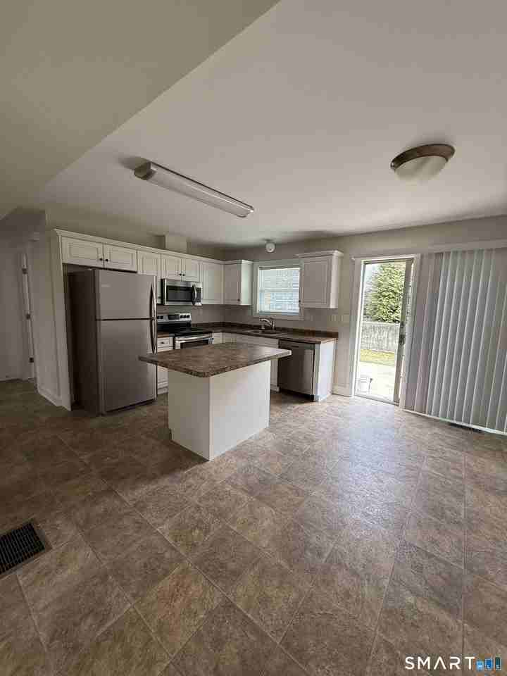 783 Naugatuck Ave - Photo 2 of 14