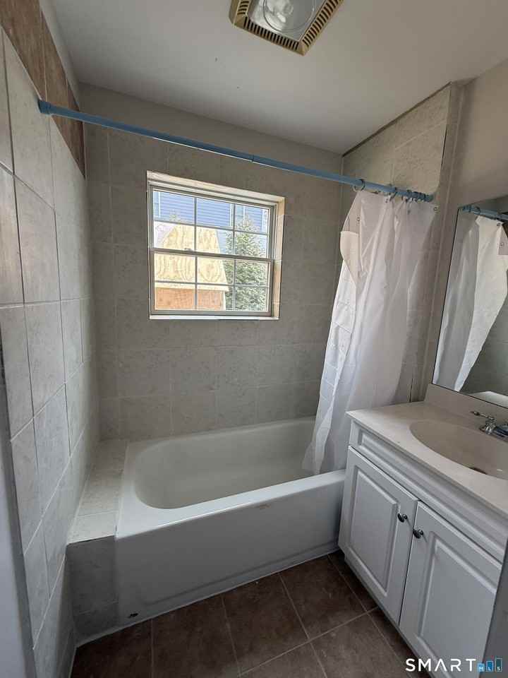 783 Naugatuck Ave - Photo 7 of 14