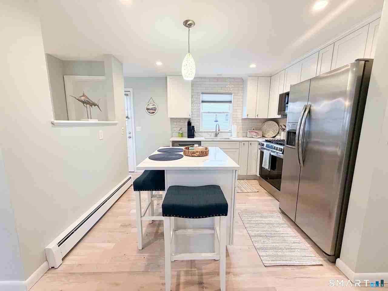 945 E Broadway - Photo 6 of 17