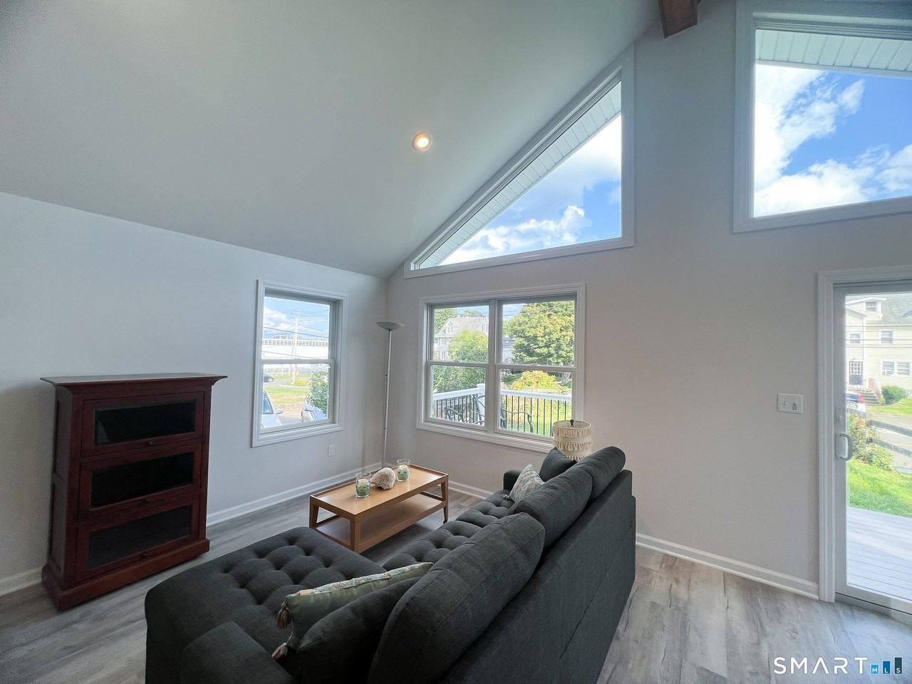 1088 E Broadway - Photo 4 of 15