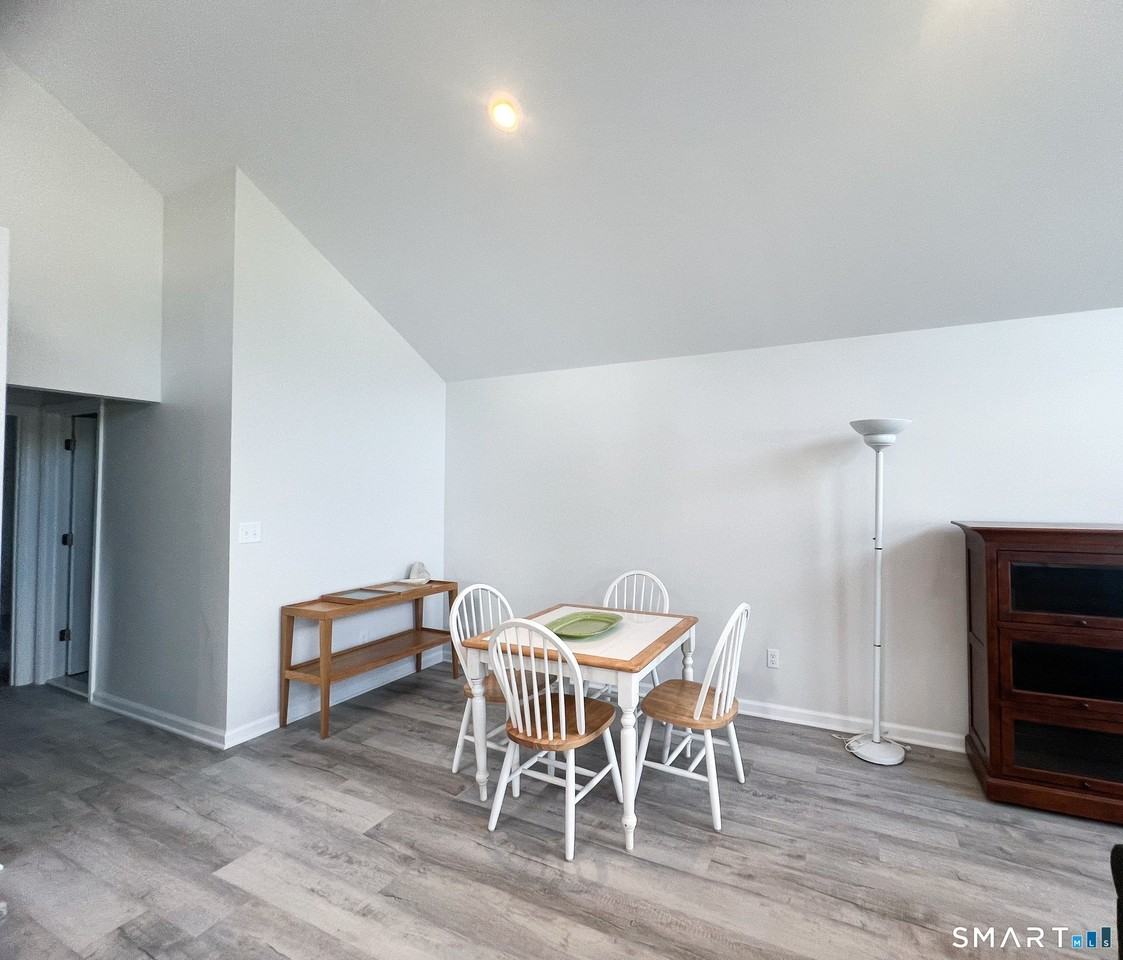 1088 E Broadway - Photo 5 of 15