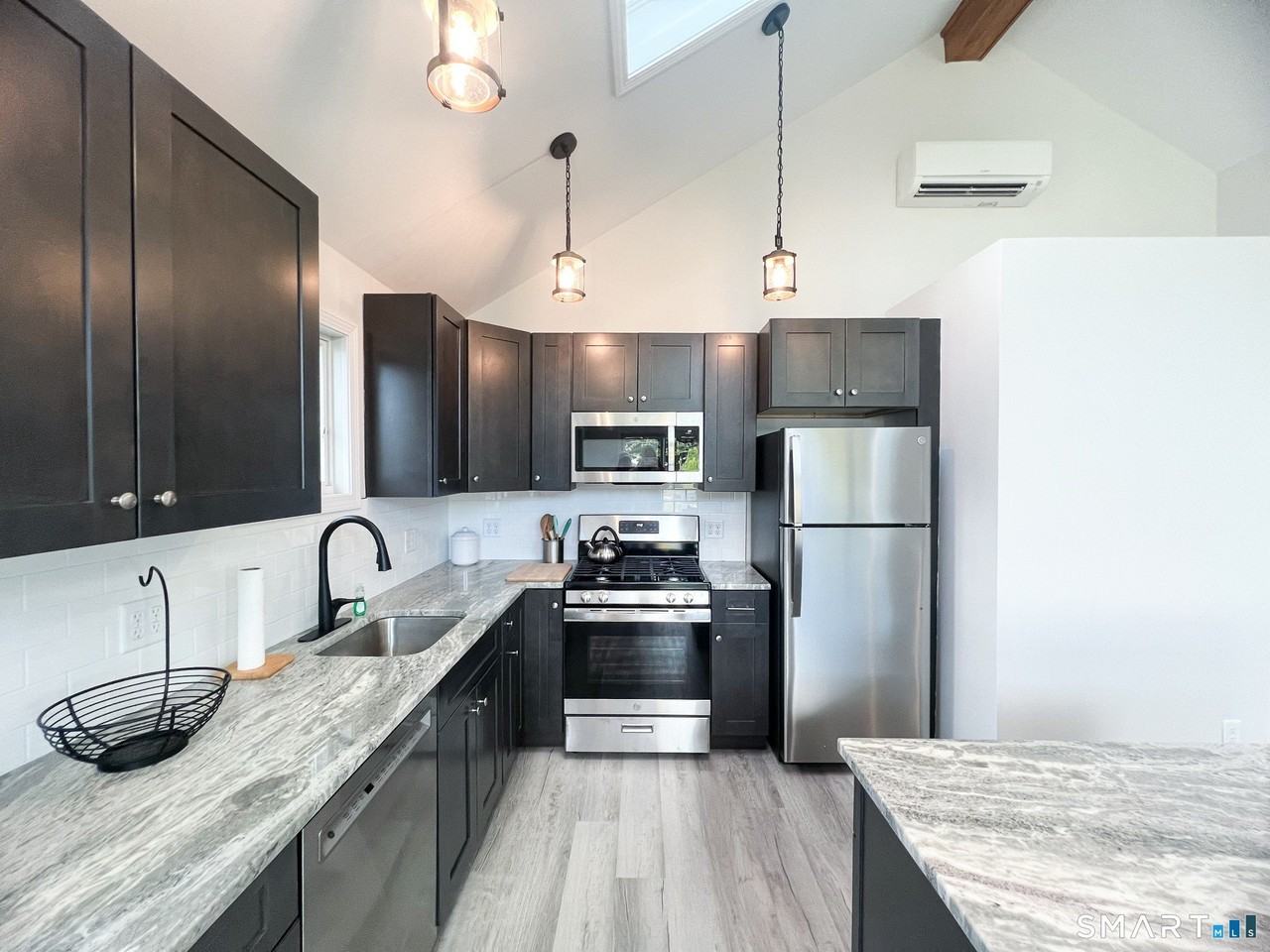 1088 E Broadway - Photo 7 of 15