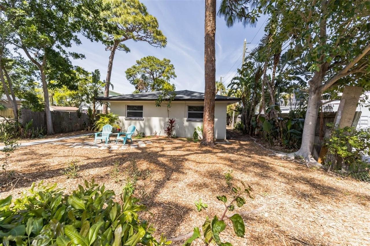 418 Lebeau St - Photo 2 of 33