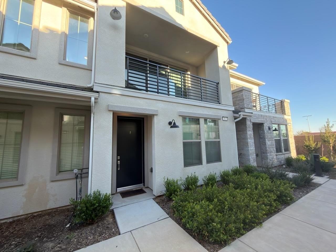 2897 E Tamarind Dr - Photo 2 of 22