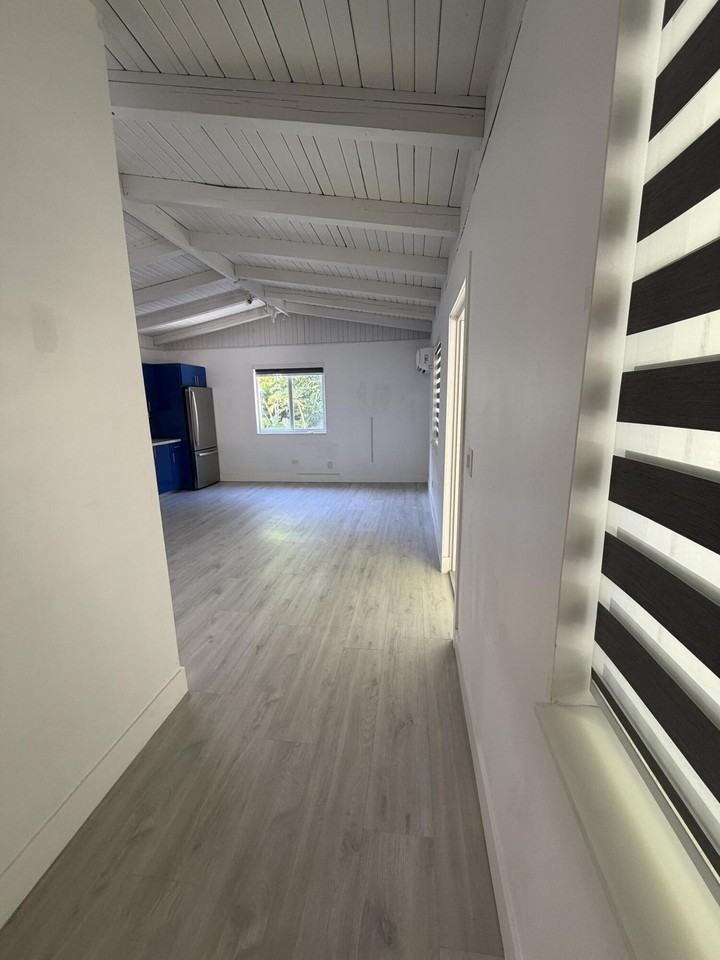 7 Sunset Rd #5 - Photo 3 of 7