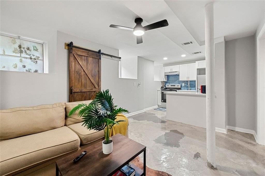 653 Somerset Ter Ne #3 - Photo 4 of 16