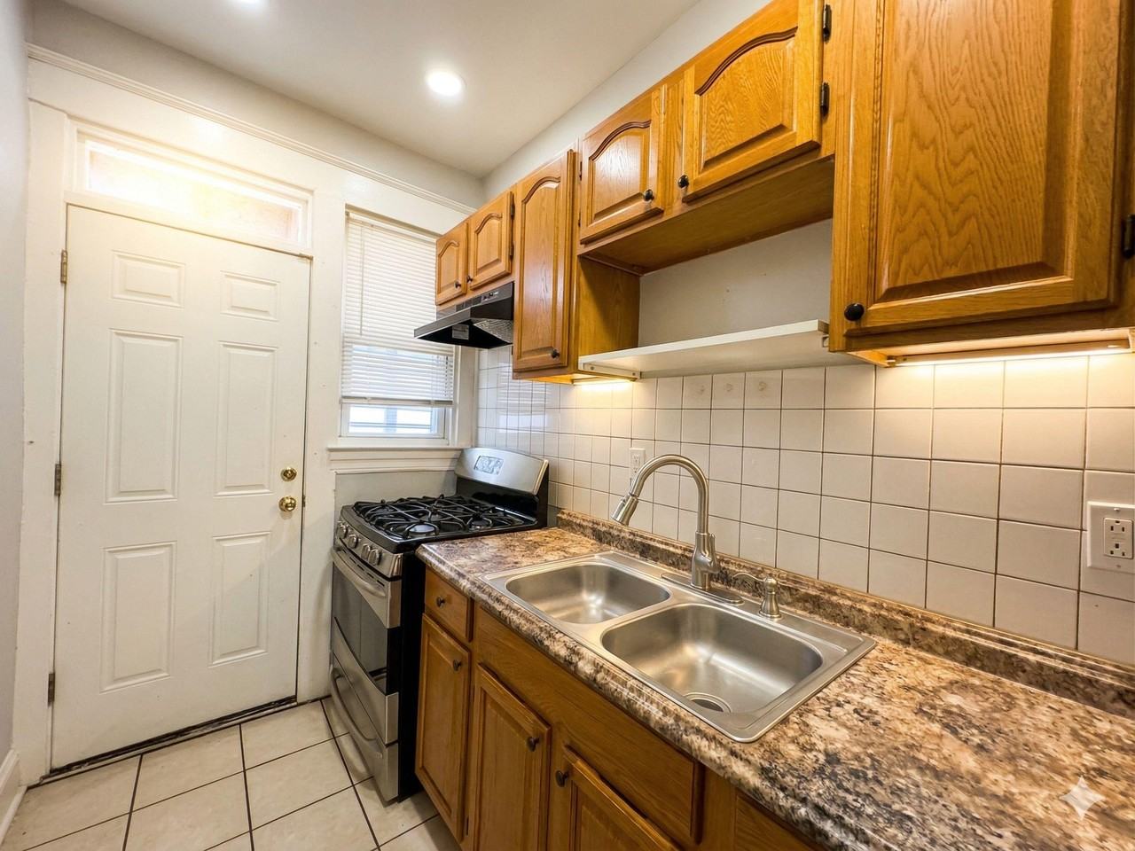 Barclay St - Photo 4 of 7