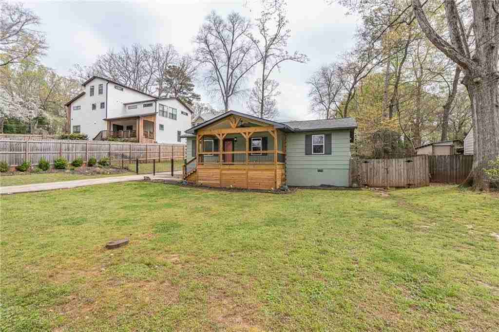 1660 White Oak Way - Photo 3 of 27