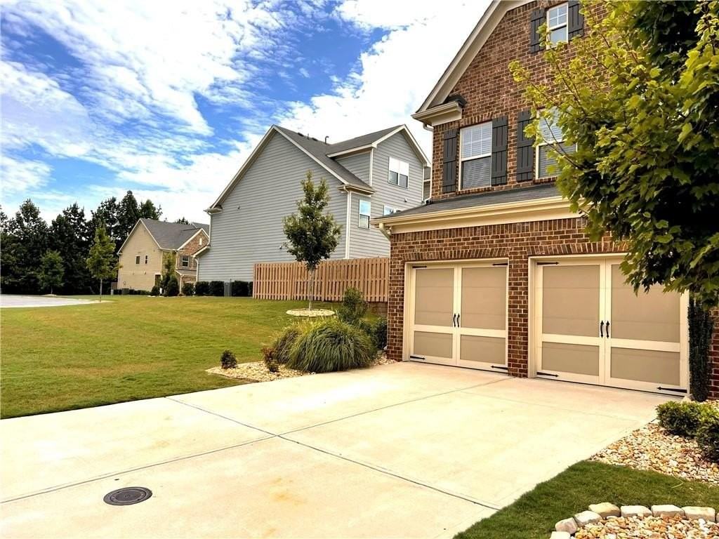 4305 Bryton Trace Dr - Photo 2 of 14