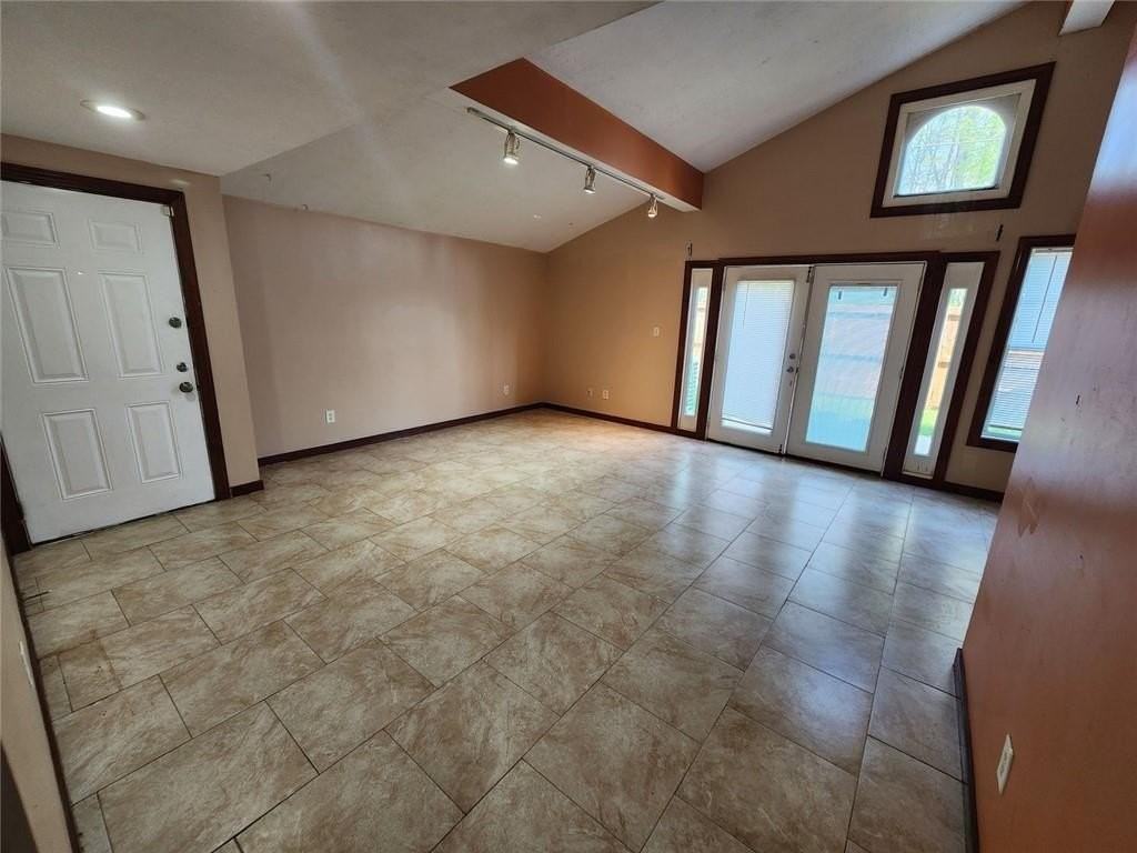 3186 Quincetree Ln - Photo 7 of 24