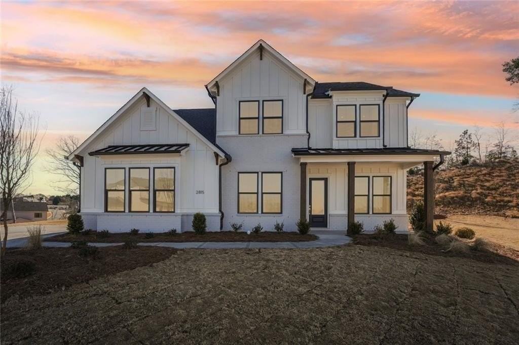 2815 Medford Dr - Photo 2 of 50