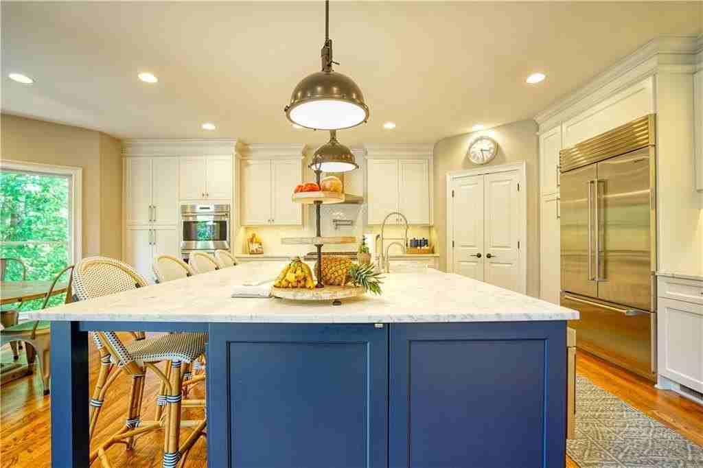 958 Glenverness Dr - Photo 3 of 50