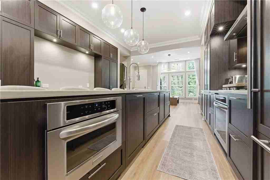 2910 Hermance Dr Ne - Photo 3 of 32