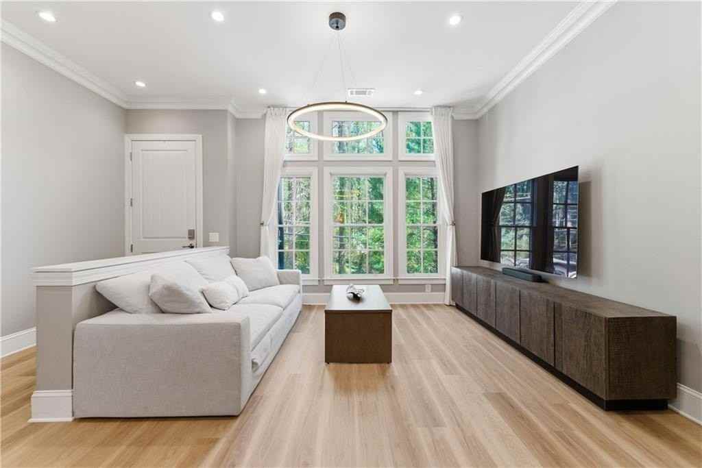 2910 Hermance Dr Ne - Photo 5 of 32