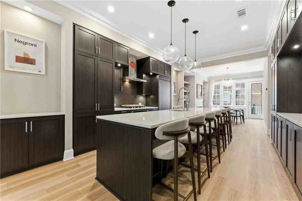 2910 Hermance Dr Ne - Photo 7 of 32