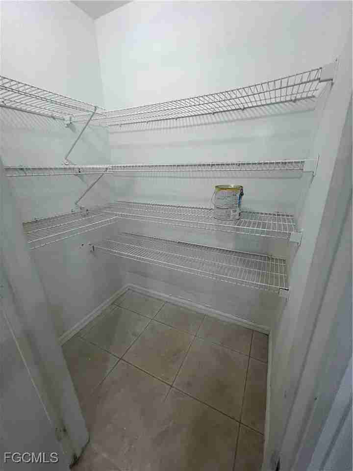 936 Eisenhower Blvd - Photo 5 of 14