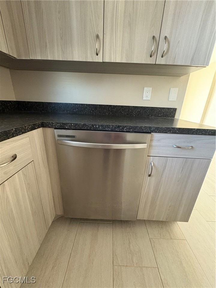 3608 Sw 7th Pl - Photo 7 of 16