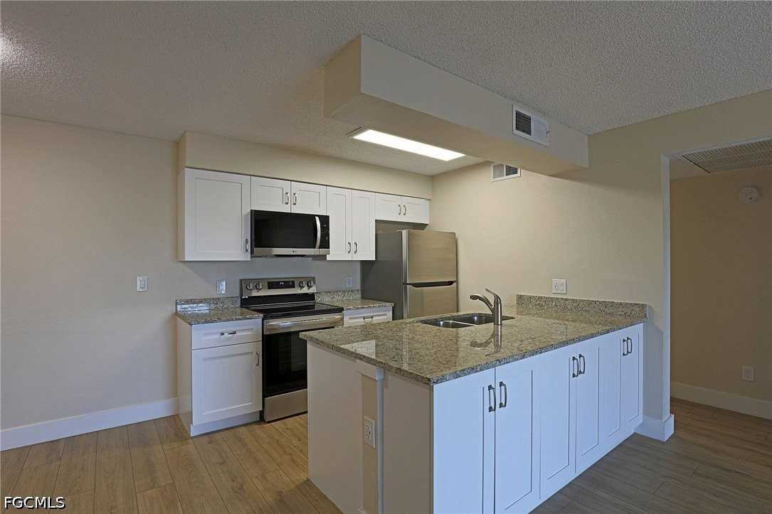 5311 Summerlin Rd Unit 1112 - Photo 3 of 16