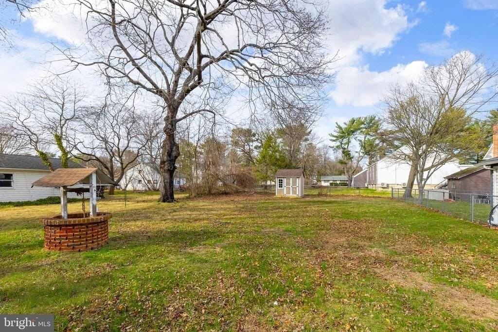 307 Dickinson Rd - Photo 3 of 15