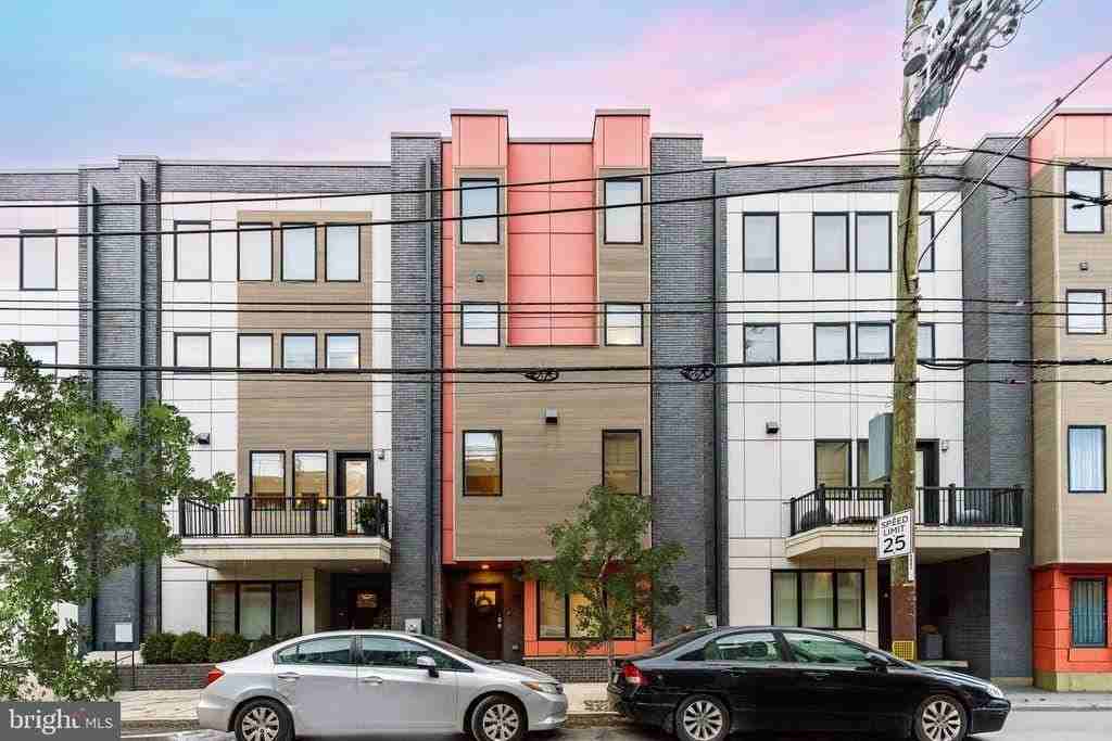 608 N 3rd St - Photo 2 of 44