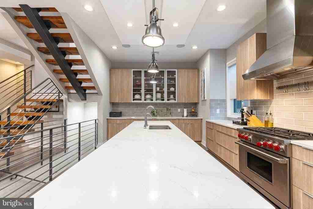 608 N 3rd St - Photo 7 of 44