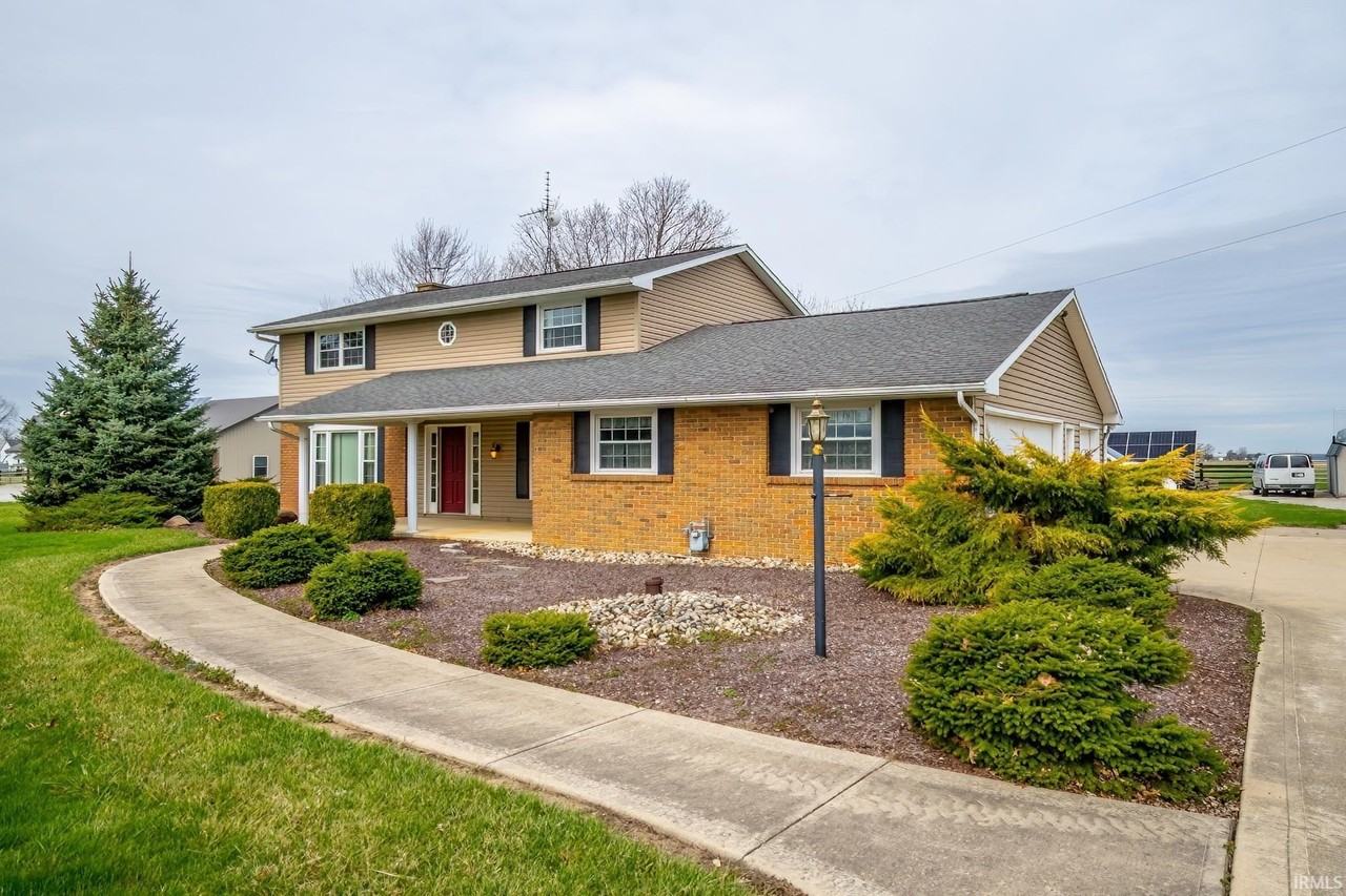 18205 Doty Rd - Photo 2 of 33