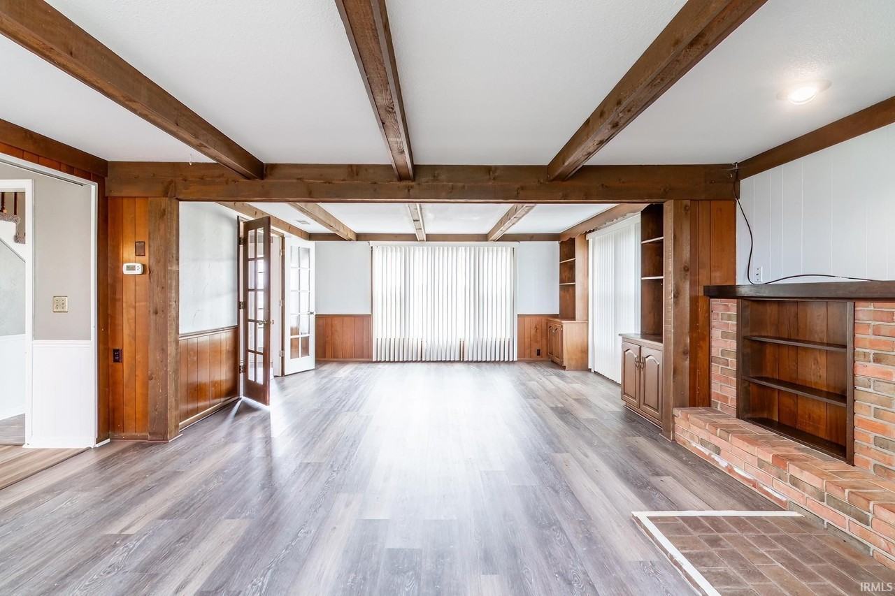 18205 Doty Rd - Photo 7 of 33