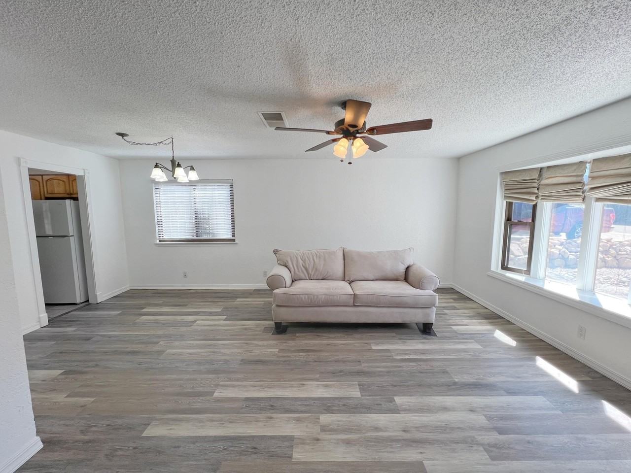 7205 Avenida La Costa Ne - Photo 4 of 40