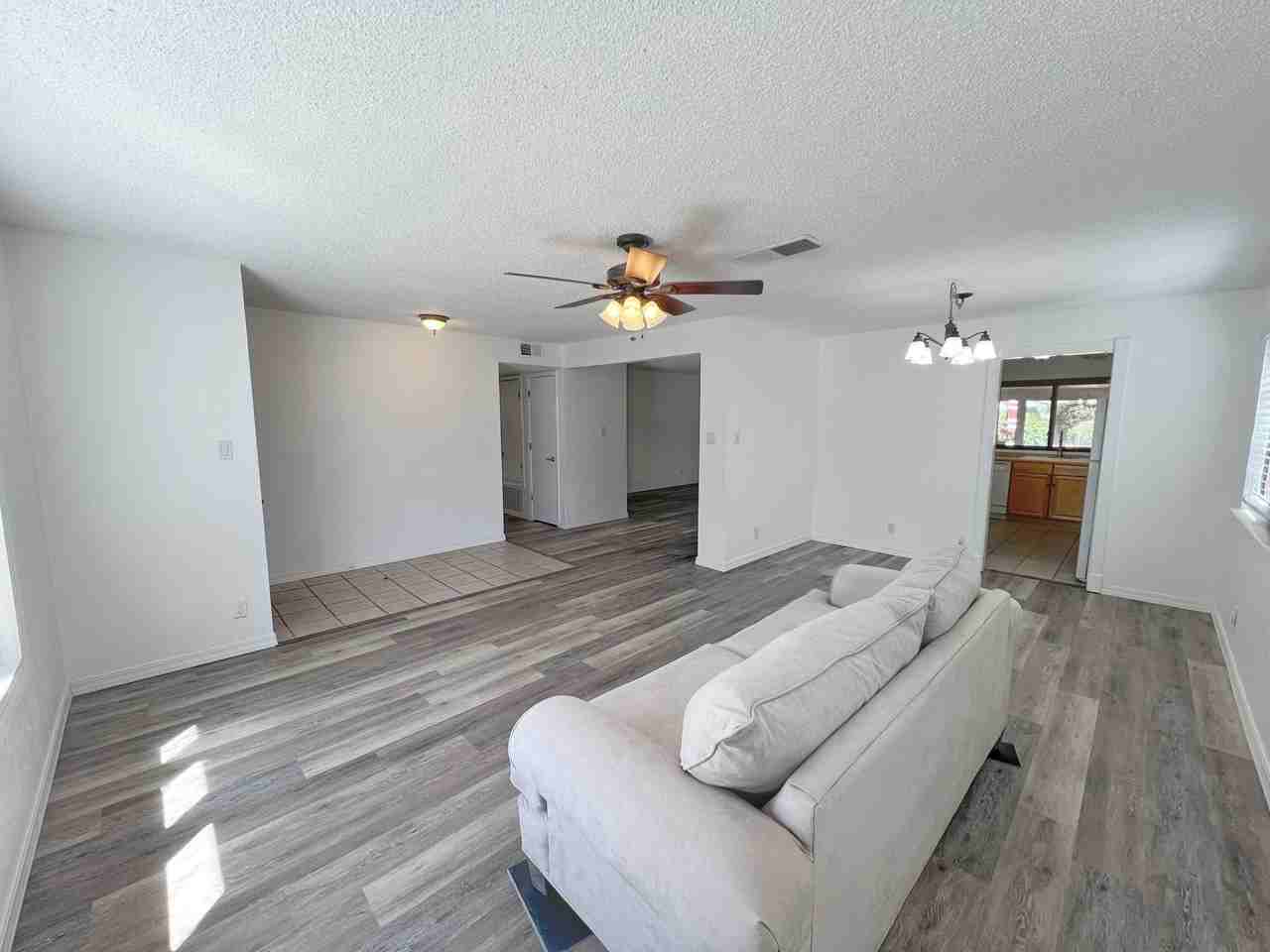 7205 Avenida La Costa Ne - Photo 5 of 40
