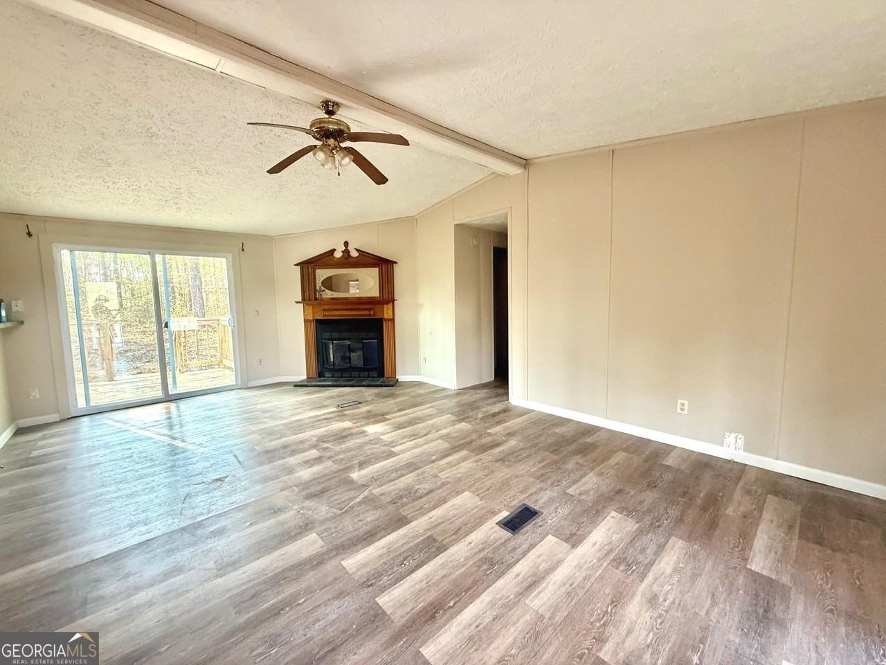 110 Little River Dr - Photo 2 of 11