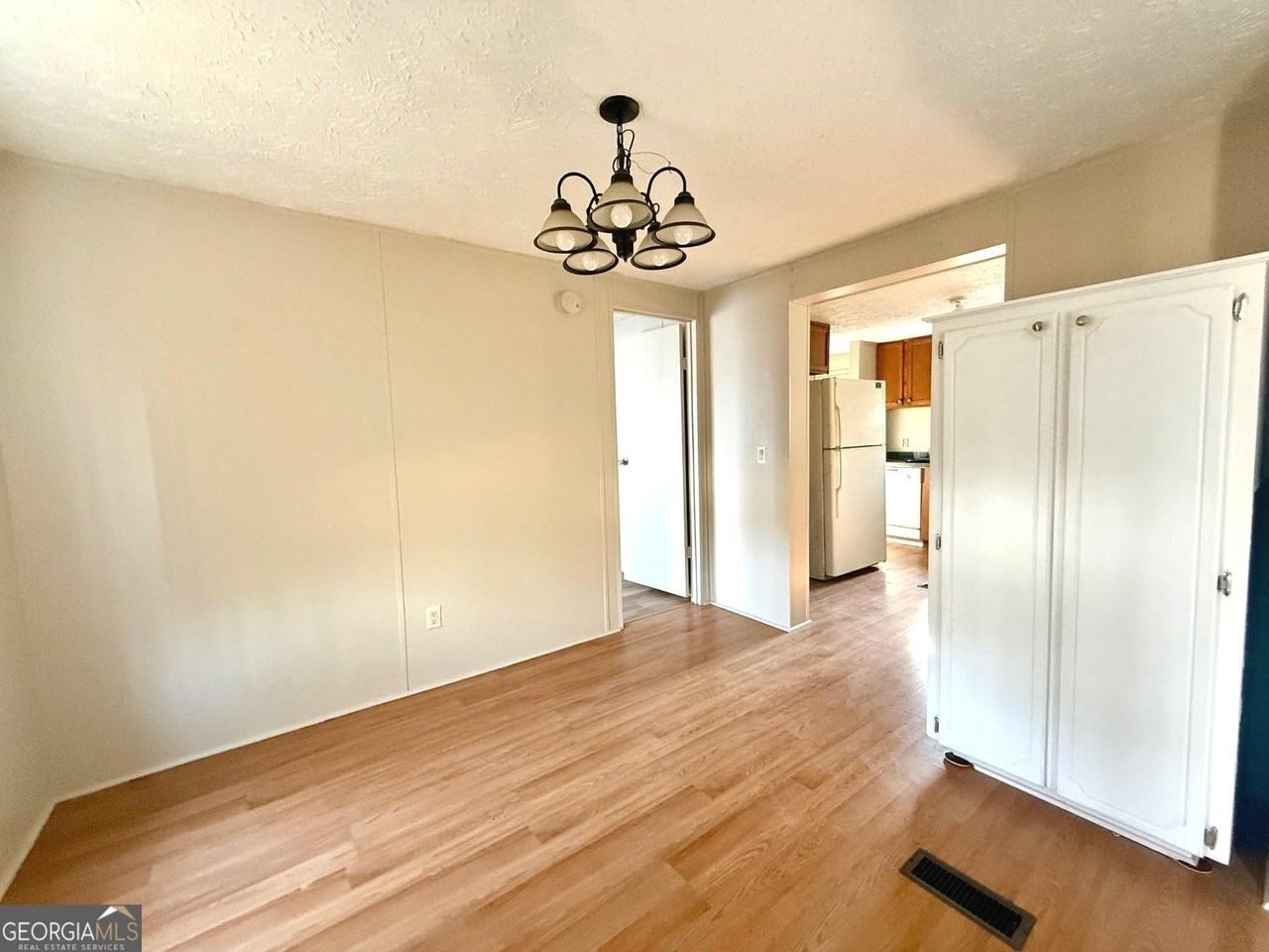 110 Little River Dr - Photo 3 of 11