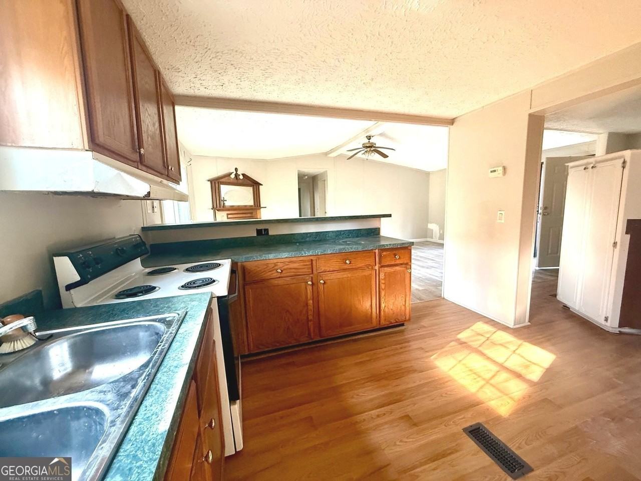 110 Little River Dr - Photo 5 of 11