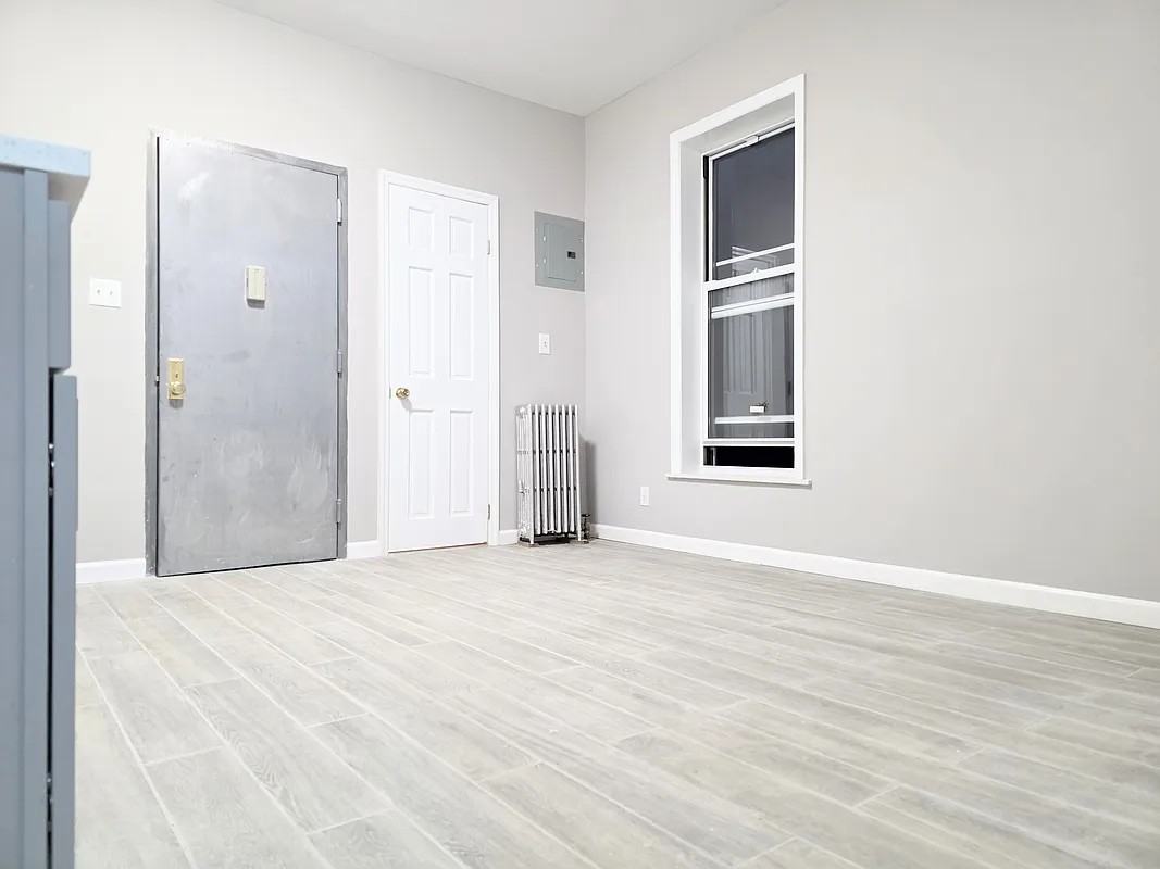 5th Ave #4R - Photo 2 of 7