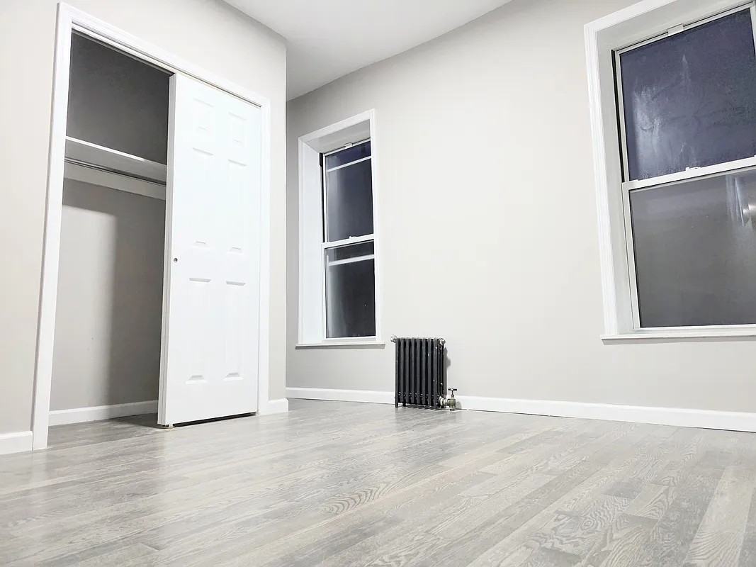 5th Ave #4R - Photo 4 of 7