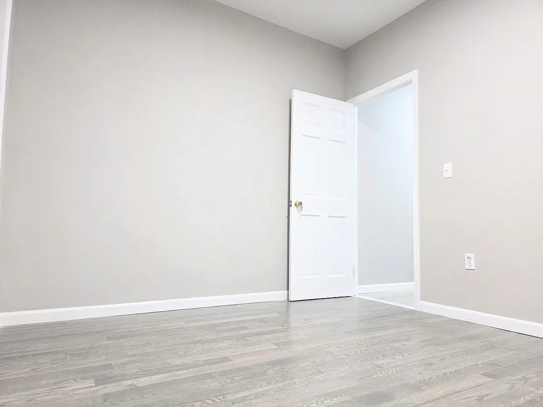 5th Ave #4R - Photo 5 of 7