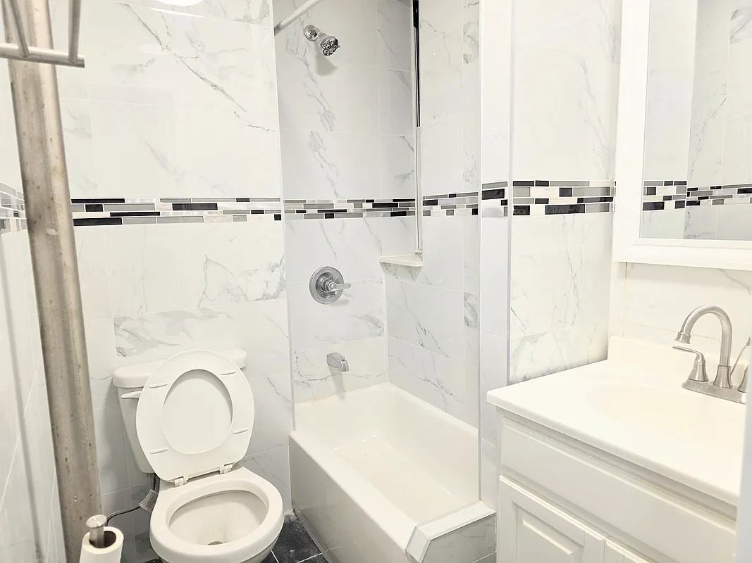 5th Ave #4R - Photo 6 of 7