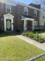 featured image of 414 W Hill St